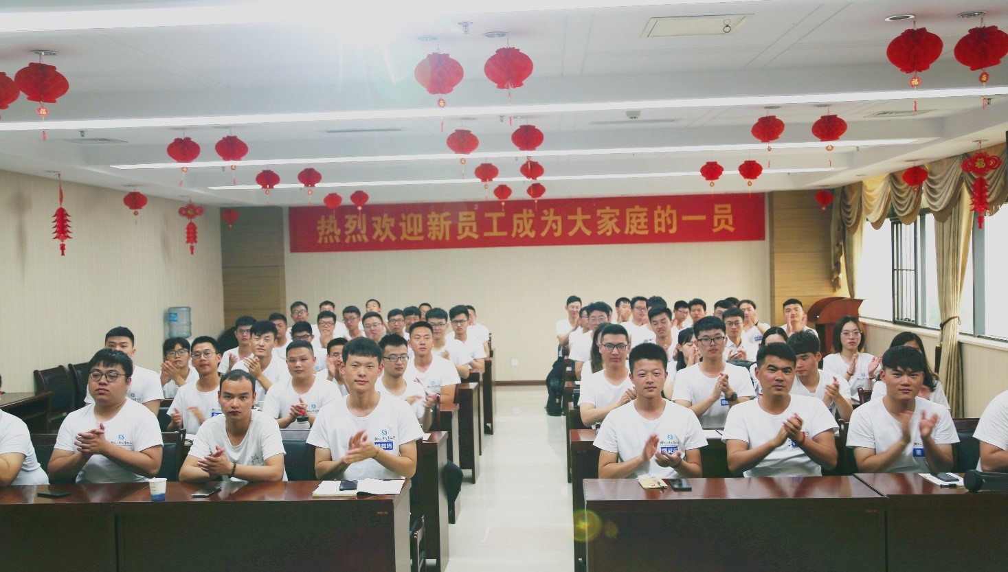 為夢想揚(yáng)帆起航，向未來戮力前行